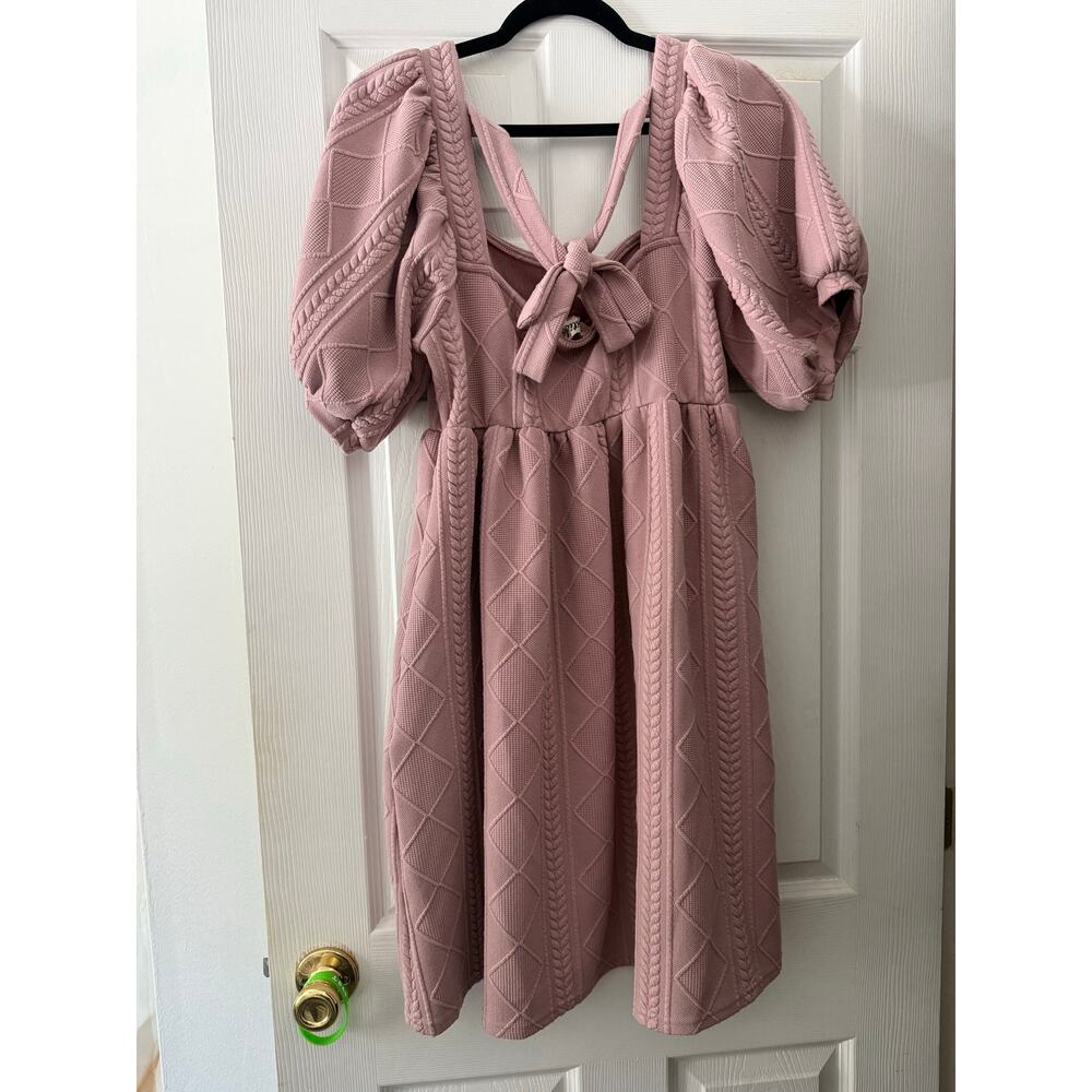 Pink Listicle Dress with Quilted Pattern Size Large - Picture 2 of 6